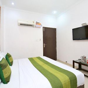 Hotel O Axis Inn